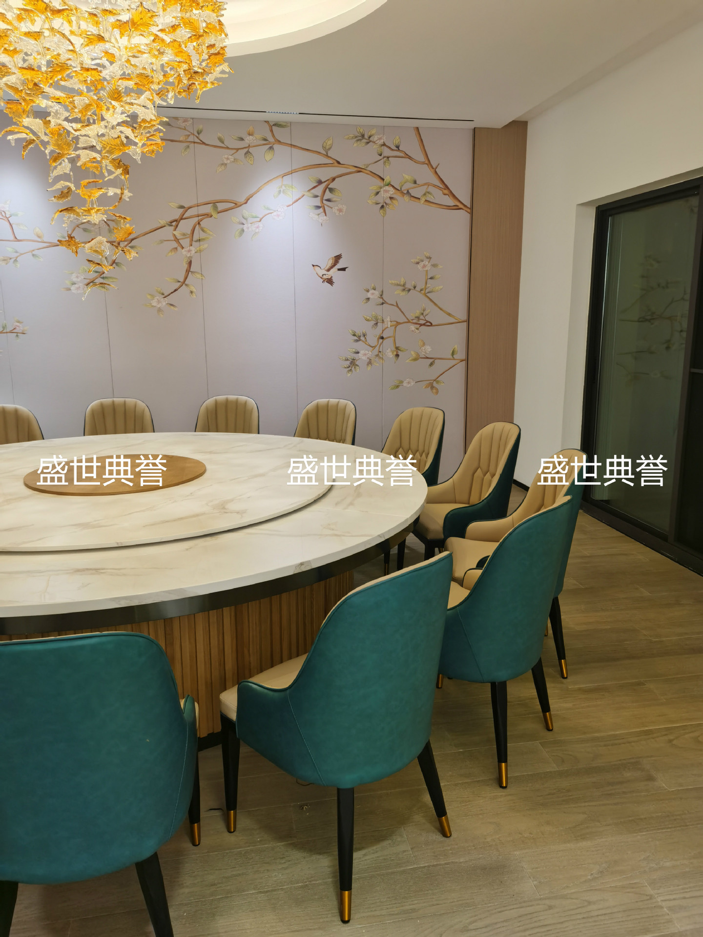 Hotel Modern Light Luxury Dining Table and Chair Seafood Restaurant Simple Creative Chair Club Metal Pineapple Chair