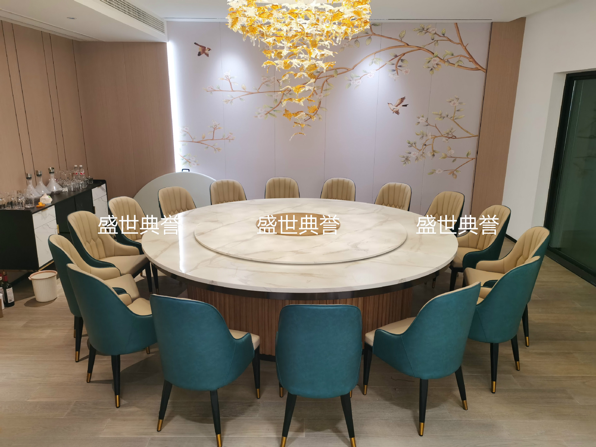 Hotel Modern Light Luxury Dining Table and Chair Seafood Restaurant Simple Creative Chair Club Metal Pineapple Chair