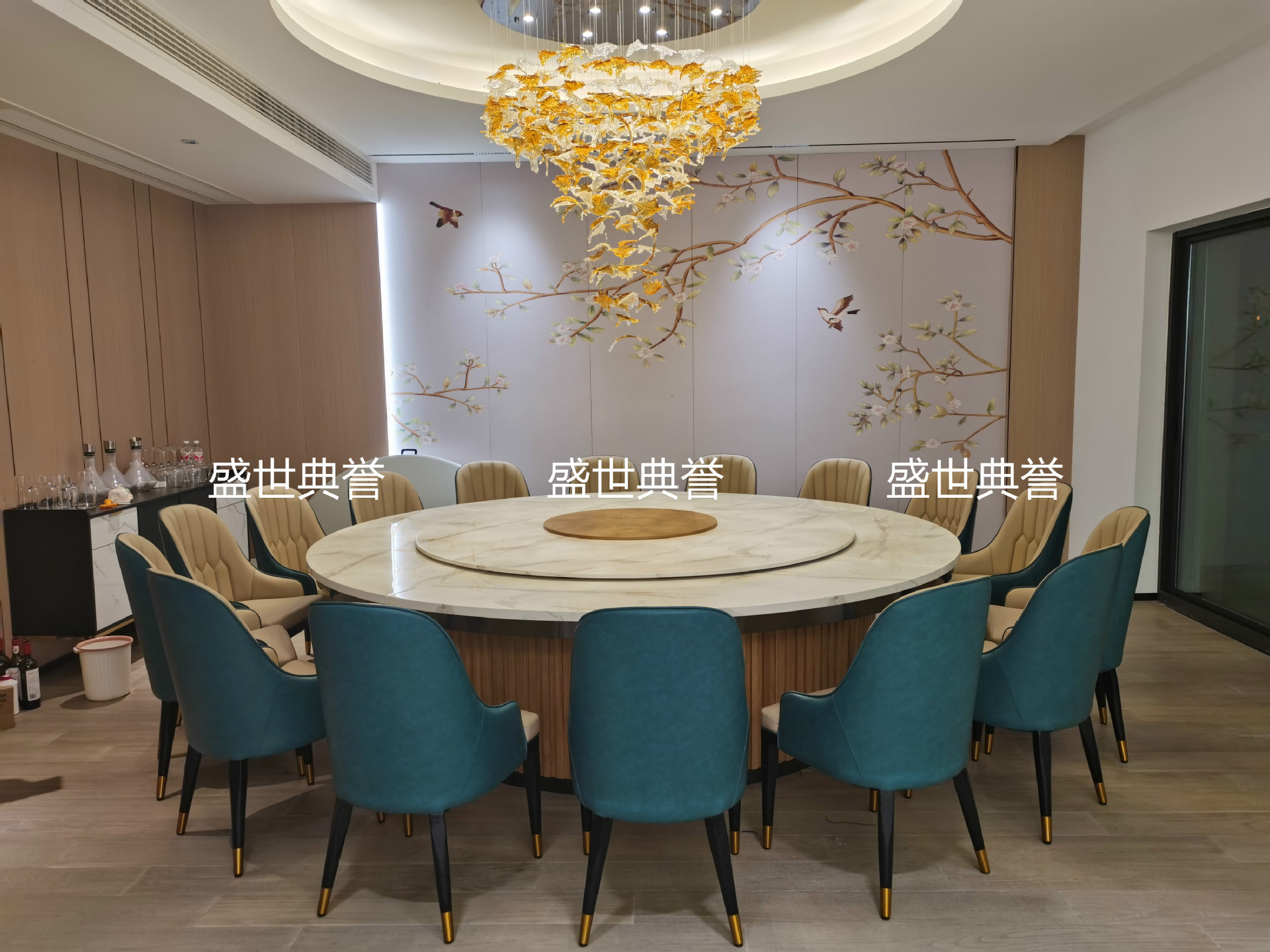 Hotel Modern Light Luxury Dining Table and Chair Seafood Restaurant Simple Creative Chair Club Metal Pineapple Chair