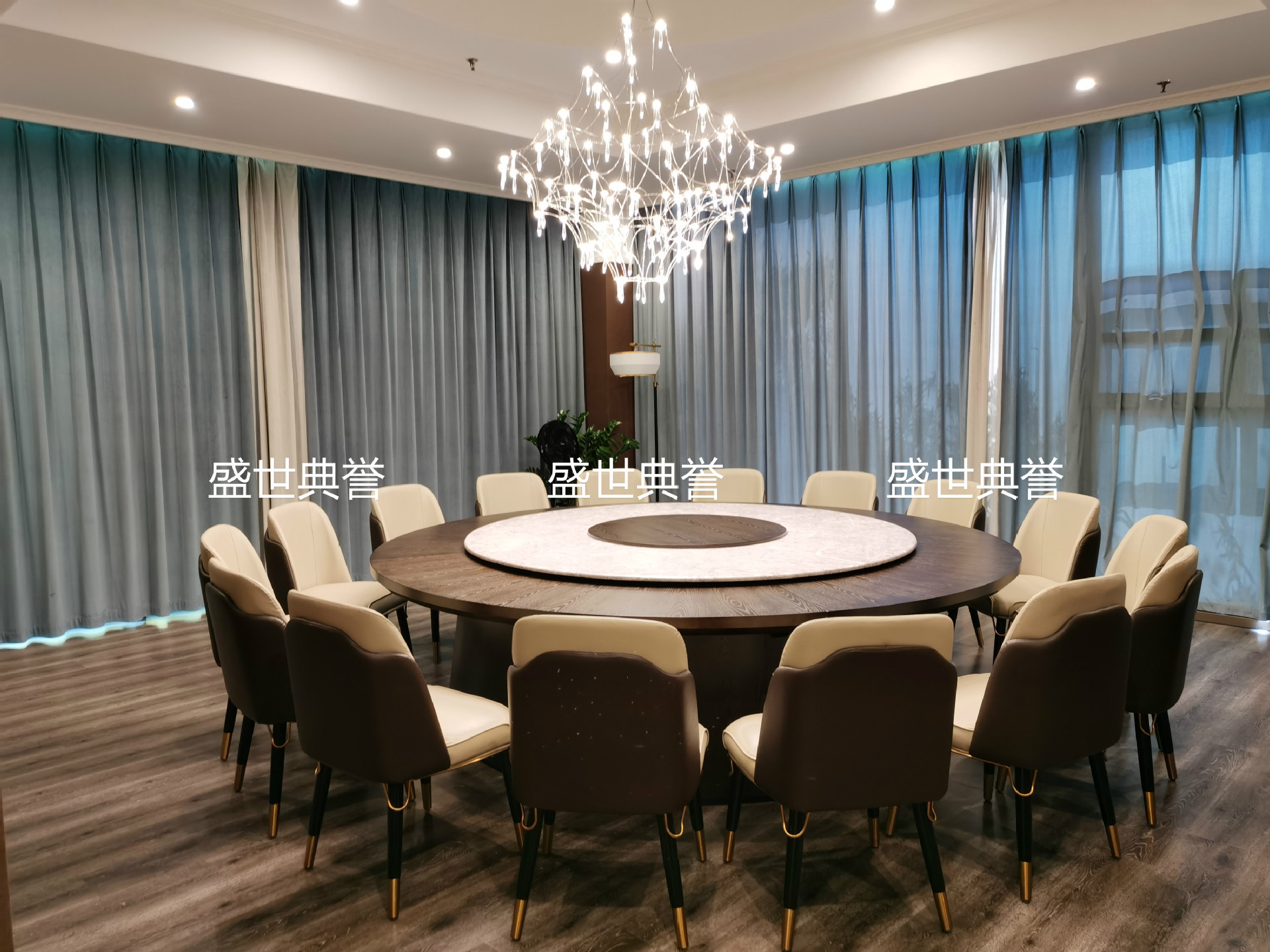 Hotel Solid Wood Dining Chair Club Modern Light Luxury Chair High-End Villa Nordic Electric Dining Table and Chair Hotel Solid Wood Dining Chair Club Modern Light Luxury Chair High-End Villa Nordic Electric Dining Table and Chair