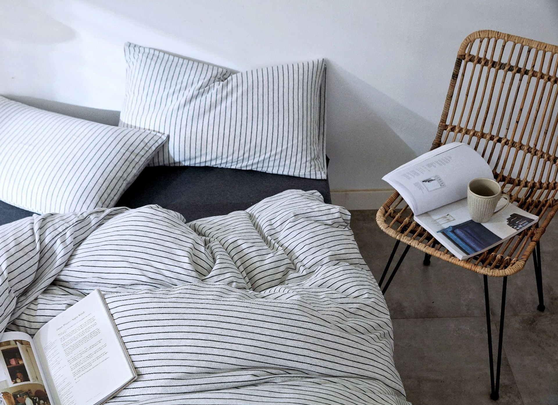 Four-Piece Set of Japanese Style Muji Knitted Cotton Striped Bedding Set 1.5 1.8 M Bedding Wholesale