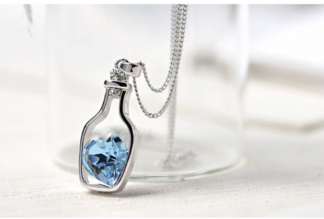 Creative Fashion Popular Heart Shape Crystal Necklace Trend Gold Plating Diamond Drift Bottle Pendant Female Accessories Creative Fashion Popular Heart Shape Crystal Necklace Trend Gold Plating Diamond Drift Bottle Pendant Female Accessories