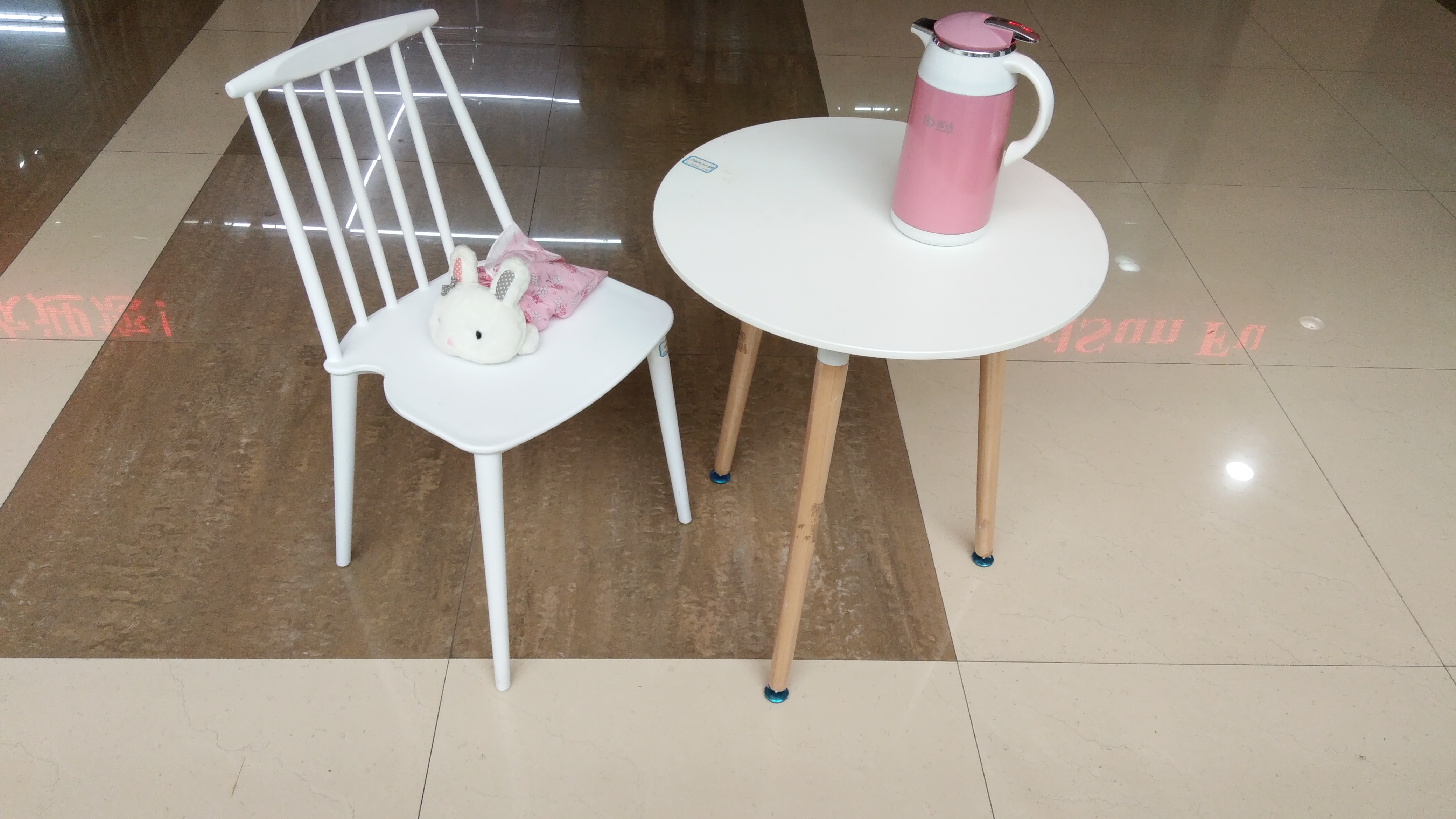 Nordic casual banquet dining chair plastic backrest outdoor coffee ribs chair simple office to discuss the chair