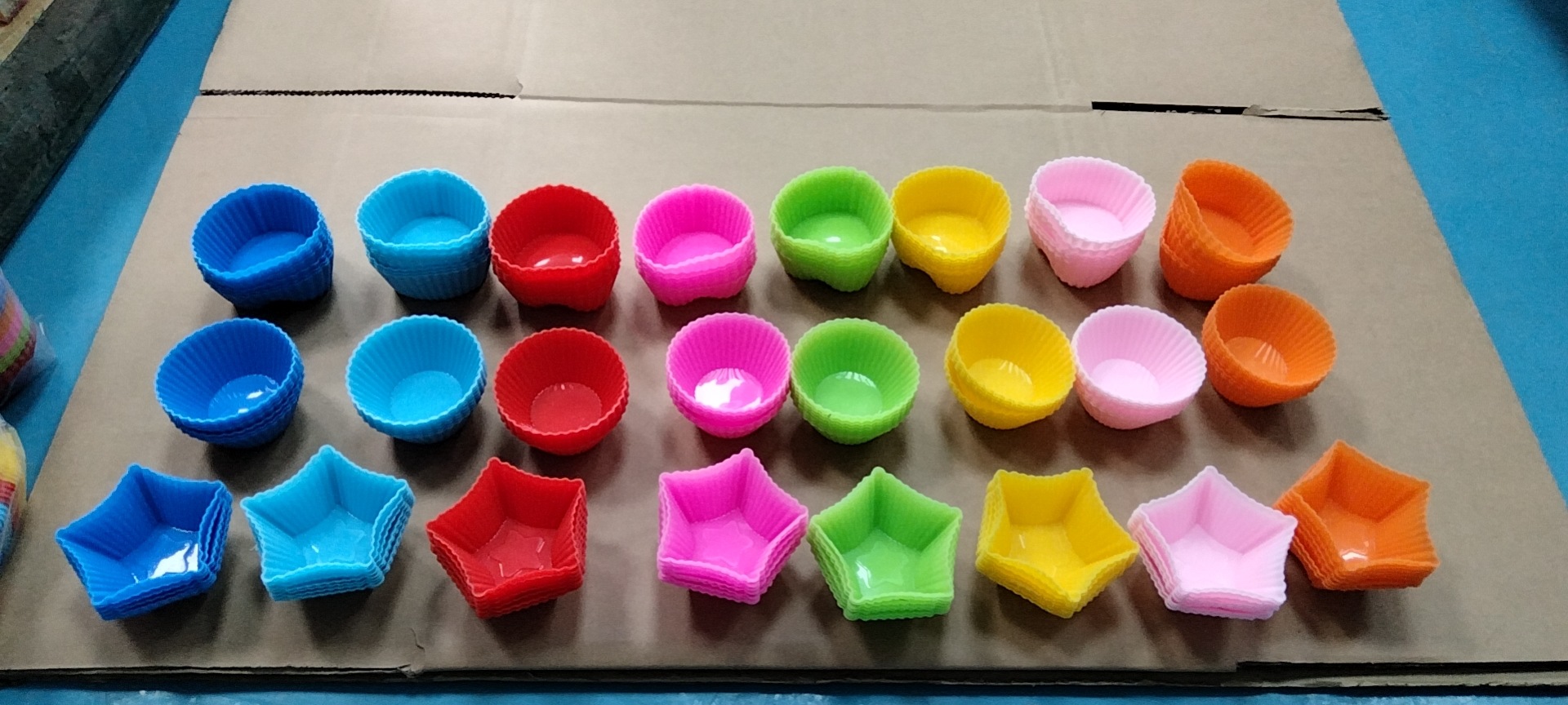 Muffin Cup Colorful round Silicone Cake Mold Puff Gel Mold Soap Mold Muffin Cup Baking Mold Muffin Cup Colorful round Silicone Cake Mold Puff Gel Mold Soap Mold Muffin Cup Baking Mold