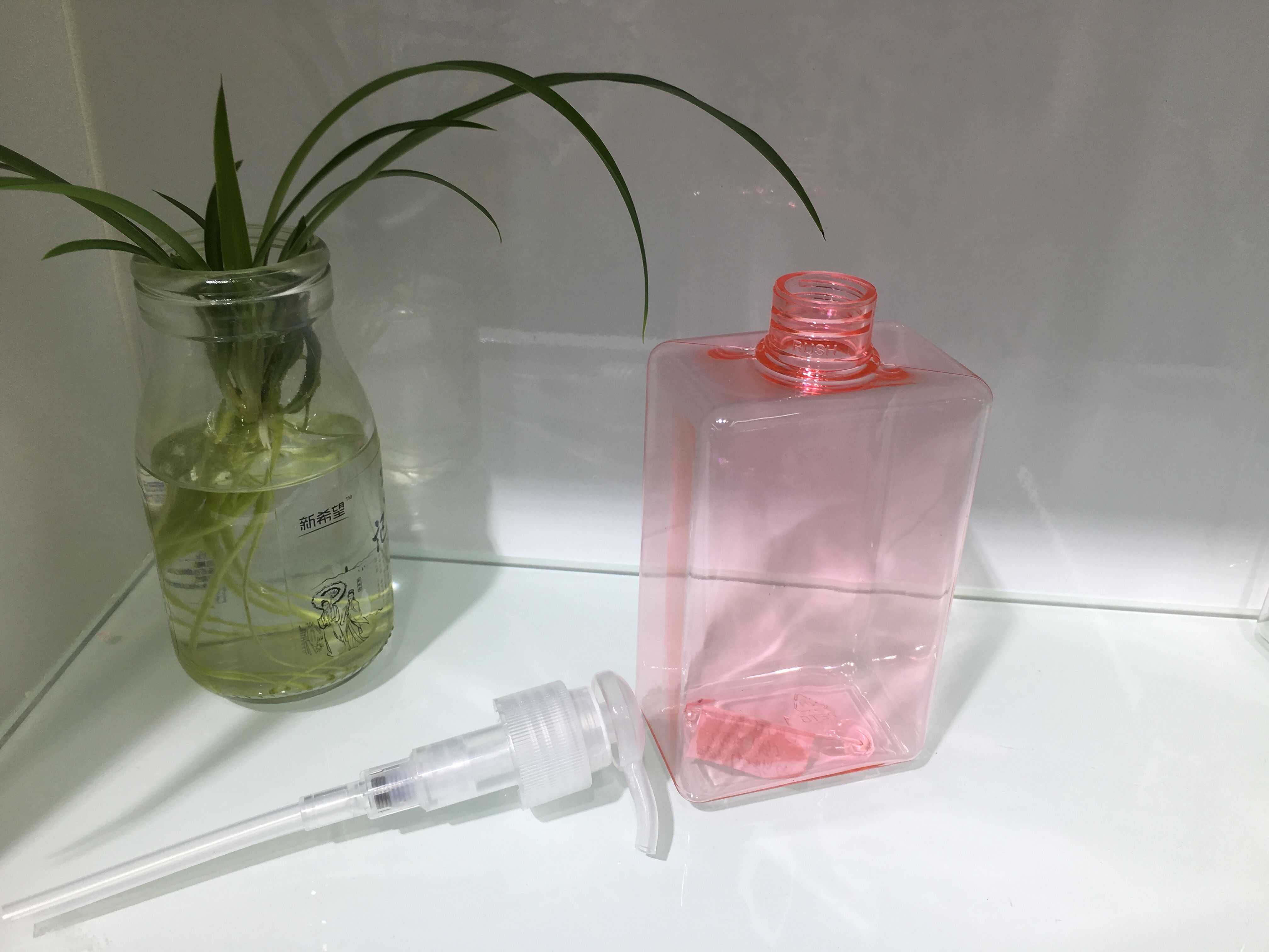 280ML flat bottle bottle hand sanitizer PET bottle bathroom shower gel bottle cosmetics bottle 280ML flat bottle bottle hand sanitizer PET bottle bathroom shower gel bottle cosmetics bottle