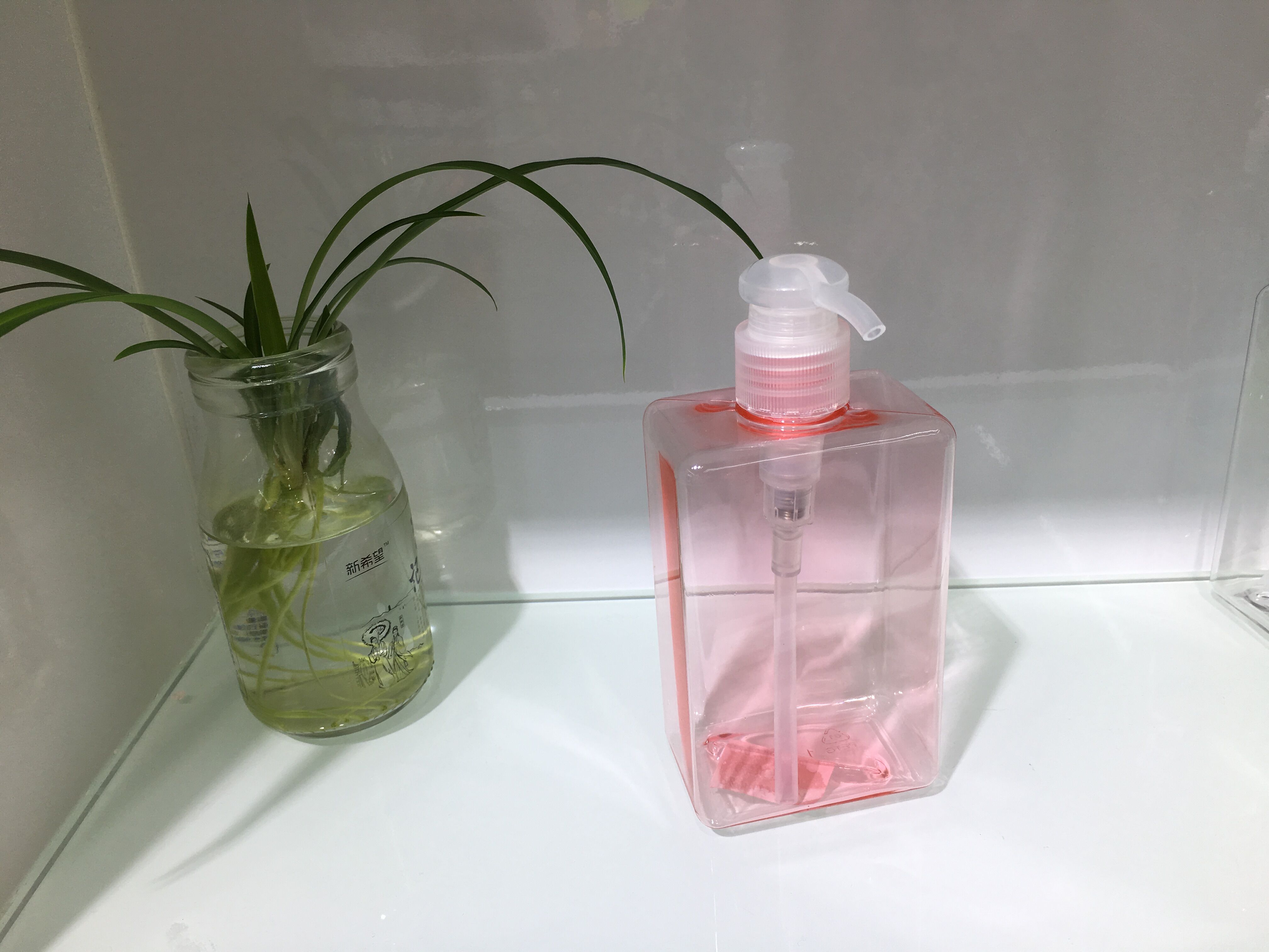 280ML flat bottle bottle hand sanitizer PET bottle bathroom shower gel bottle cosmetics bottle 280ML flat bottle bottle hand sanitizer PET bottle bathroom shower gel bottle cosmetics bottle