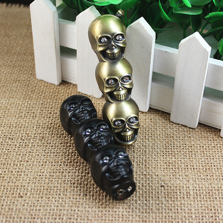 Creative personality unique styling 8,083 ghost skull light wind-proof metal lighter