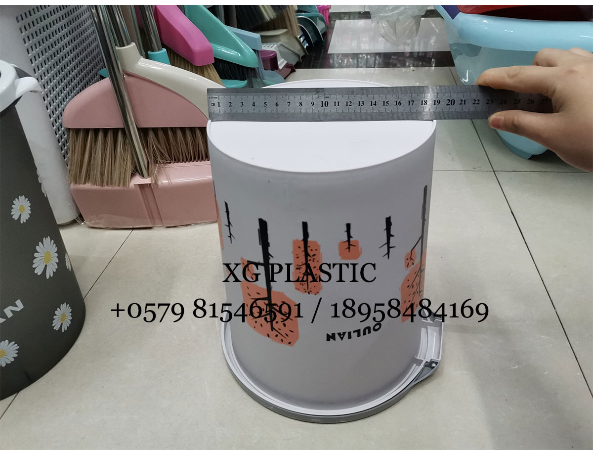Trash Can Fashion New Arrival Plastic Dustbin Cartoon Pattern Rubbish Can Student Household Dormitory Essential Trash Can Fashion New Arrival Plastic Dustbin Cartoon Pattern Rubbish Can Student Household Dormitory Essential