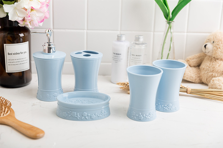 The plastic bath gargle set of five pieces European carved bath gargle set wholesale