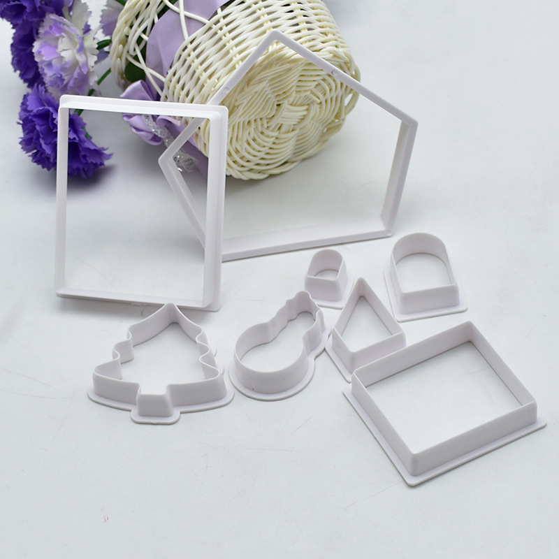 DIY Baking 8PCs House Snowman Christmas Tree Fondant Biscuit Mold Cake Decoration Plastic Cutter