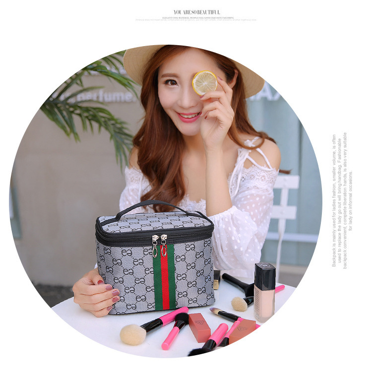 Korean Style New Portable Cosmetic Bag Large Capacity Storage Bag for Women Travel Cosmetic Case Simple Wash Bag Wholesale