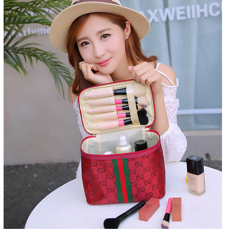 Korean Style New Portable Cosmetic Bag Large Capacity Storage Bag for Women Travel Cosmetic Case Simple Wash Bag Wholesale