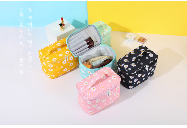 2020 New Korean Style Little Daisy Printing Storage Bag Plain Large Capacity Portable Portable Toiletry Bag Female Cosmetic Bag 2020 New Korean Style Little Daisy Printing Storage Bag Plain Large Capacity Portable Portable Toiletry Bag Female Cosmetic Bag