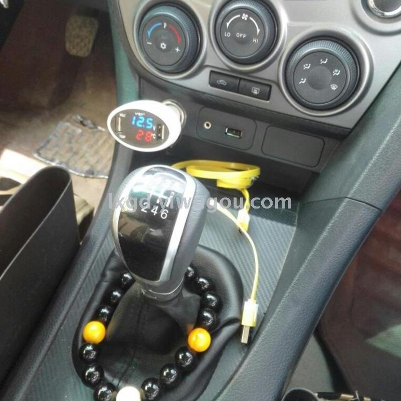 VST-708 Car Multifunction USB Charger with Voltmeter Thermometer Digital Display Three-in-One