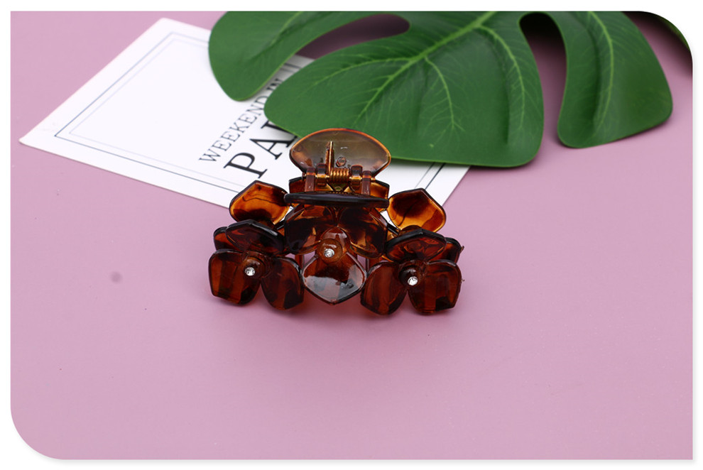Large Hair Clip Butterfly Clip Fall Not Bad Plastic Clip Hairpin Hair Accessories Bath Head Grip