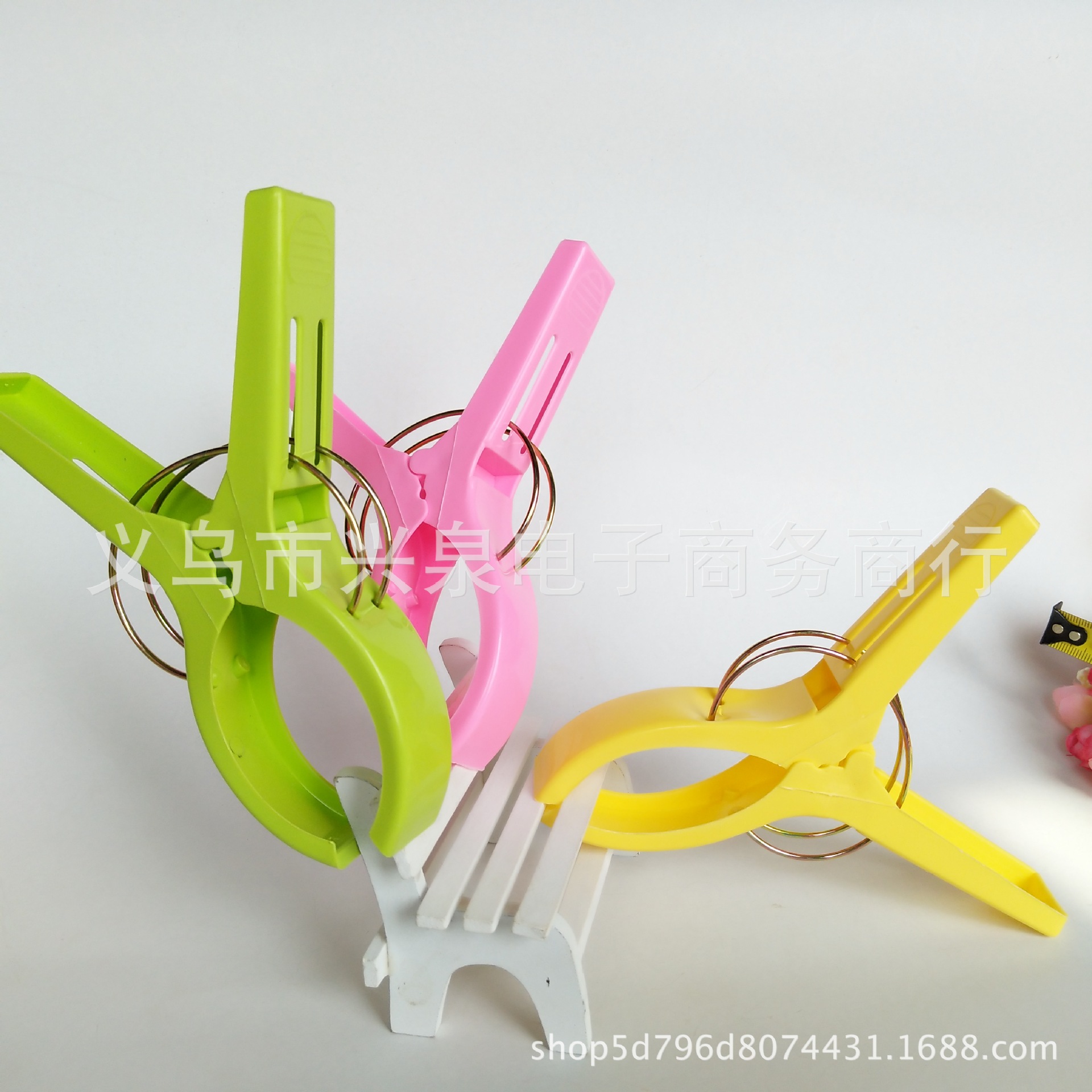 Large Plastic Clip Clothespin Quilt Airing Clip Color Windproof Clip Yuan Special Batch