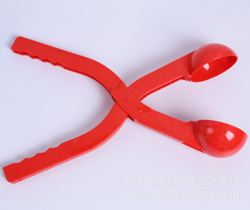 Winter Outdoor Snowball Fight Toys Large Thickened Snowball Clip Plastic Clip Snowplayer Snow Playing Tools Whole