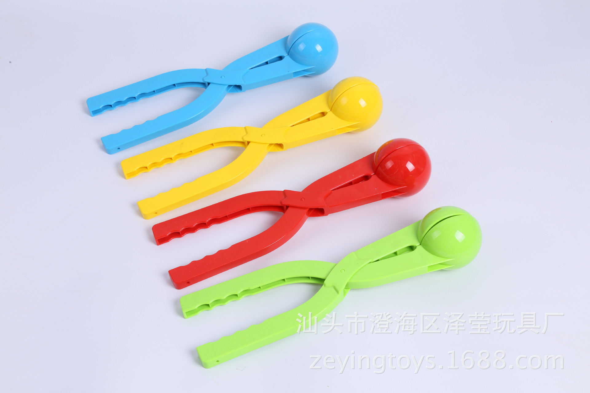Winter Outdoor Snowball Fight Toys Large Thickened Snowball Clip Plastic Clip Snowplayer Snow Playing Tools Whole
