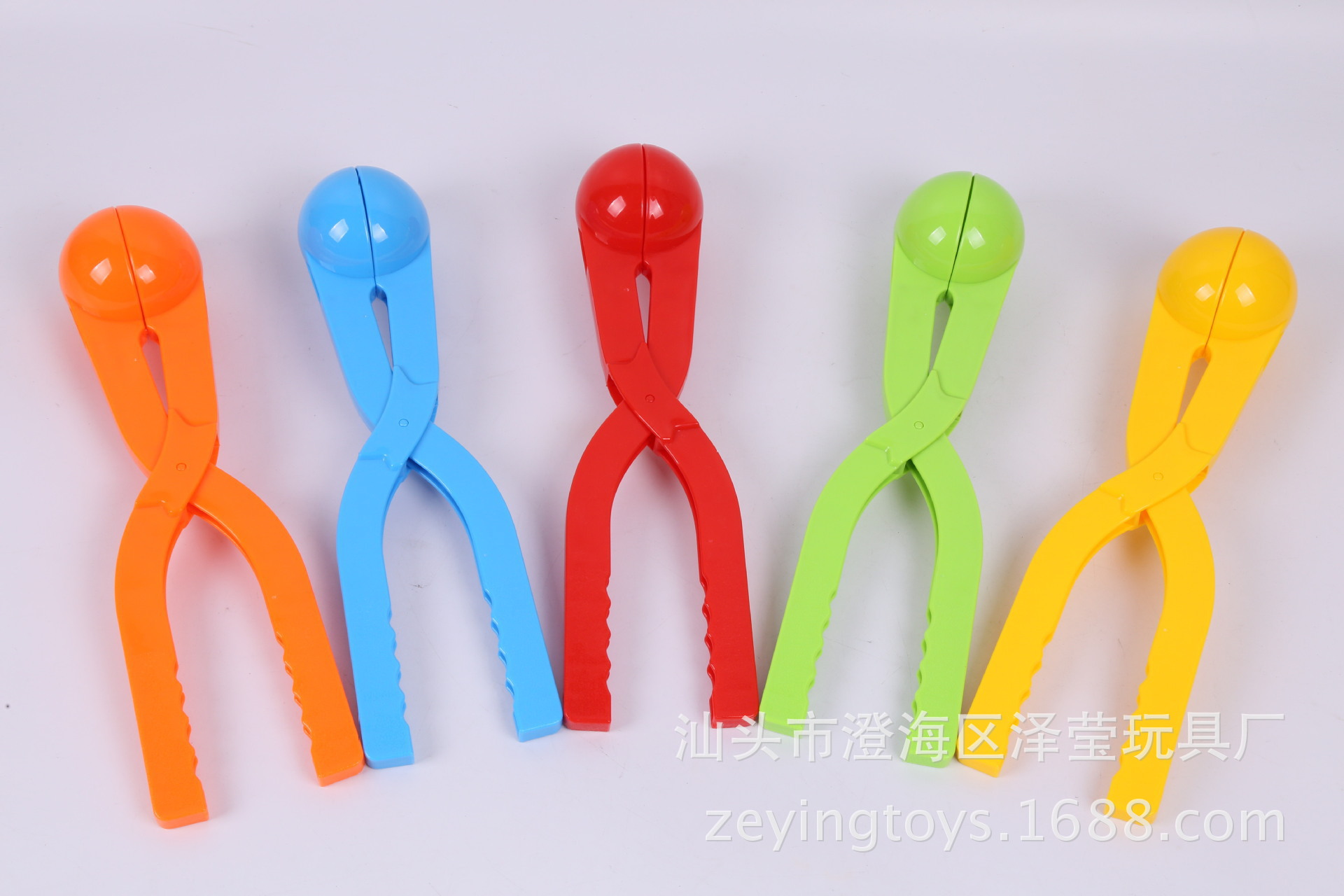 Winter Outdoor Snowball Fight Toys Large Thickened Snowball Clip Plastic Clip Snowplayer Snow Playing Tools Whole