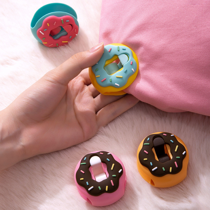 New Donut Quilt Holder Needle-Free Anti-Slip Quilt Cover Sheet Fixing plastic clip