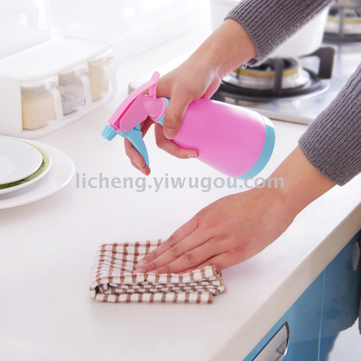 Candy colored pot watering pot gardening watering the sprayer small watering pot spray pot watering pot Candy colored pot watering pot gardening watering the sprayer small watering pot spray pot watering pot
