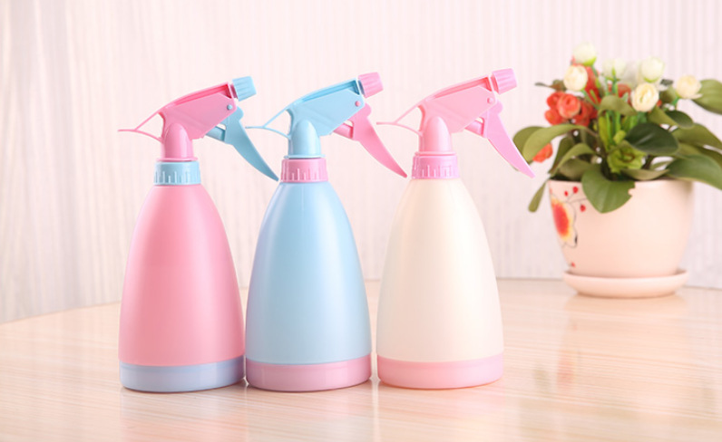 Hand Pressure Candy Color Watering Pot Watering Can Spray Pot Sprinkling Can Gardening Watering Sprayer Small Spray Bottle