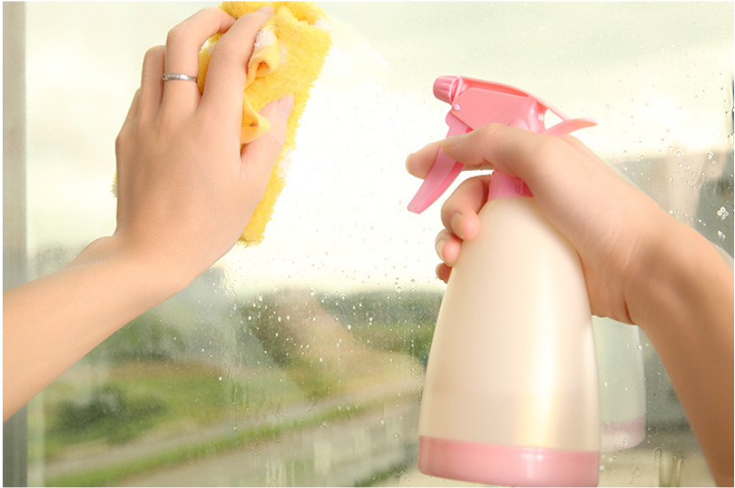 Hand Pressure Candy Color Watering Pot Watering Can Spray Pot Sprinkling Can Gardening Watering Sprayer Small Spray Bottle
