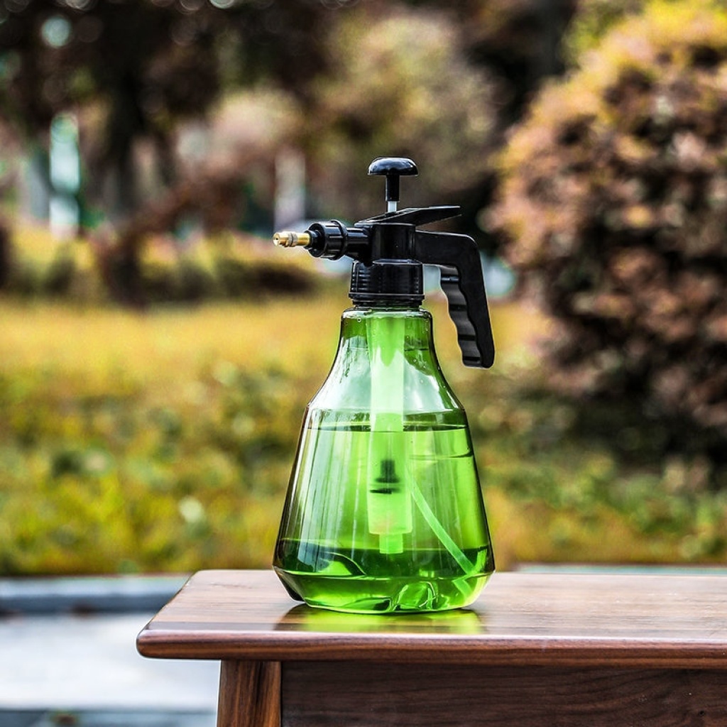 New Sprinkling Can Pneumatic Spray Bottle Gardening Household Watering Pot Sprayer Small Pressure Kettle Watering Watering Pot