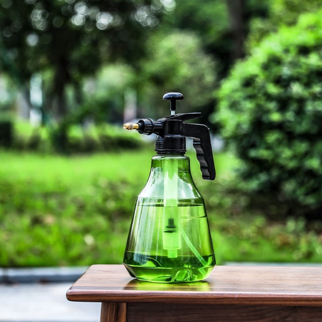 New Sprinkling Can Pneumatic Spray Bottle Gardening Household Watering Pot Sprayer Small Pressure Kettle Watering Watering Pot