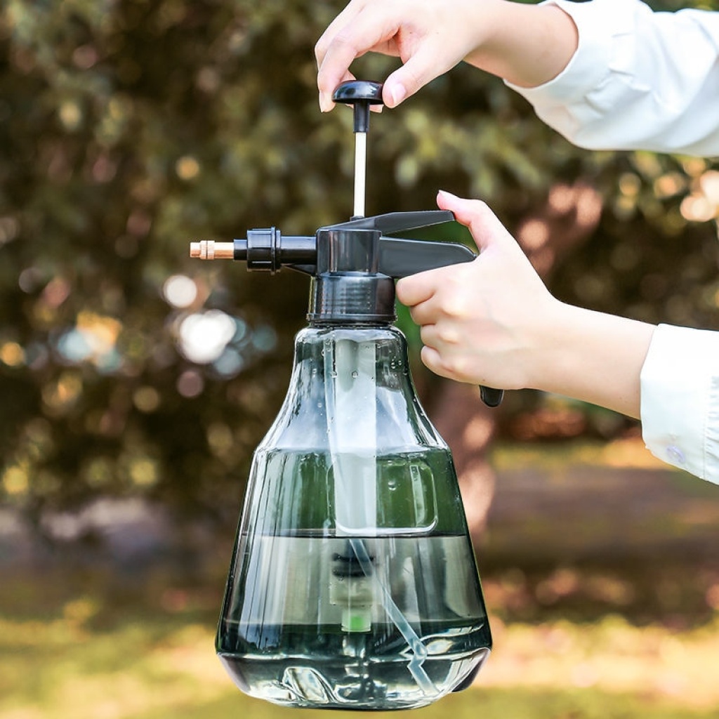 New Sprinkling Can Pneumatic Spray Bottle Gardening Household Watering Pot Sprayer Small Pressure Kettle Watering Watering Pot