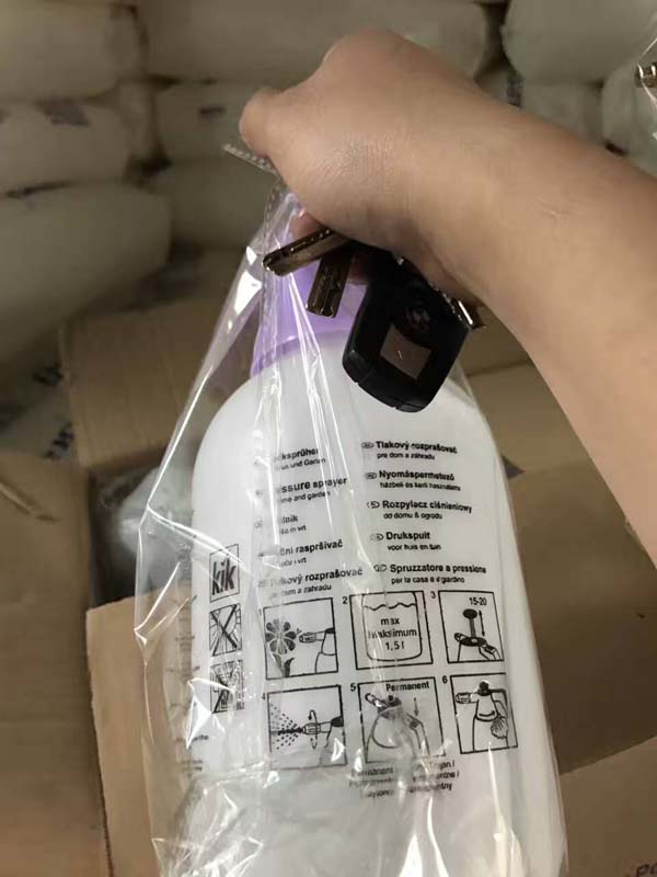 1.5L can spray pressure watering watering can make pesticide sprayer in hand