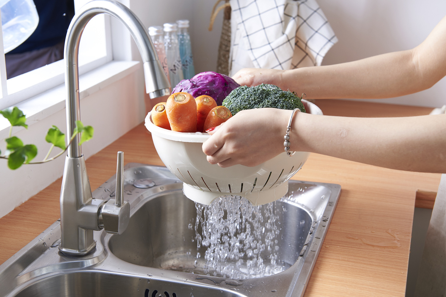 Fruit Basin Kitchen Vegetable Washing Basket Double-Layer Drain Basket round Fruit Basket Plastic Washing Basin Tableware Drip Storage Basket