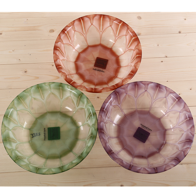 The plastic washbasin transparent basin laundry box washes the foot box high imitation jade plastic washbasin.
