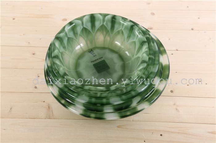 The plastic washbasin transparent basin laundry box washes the foot box high imitation jade plastic washbasin.