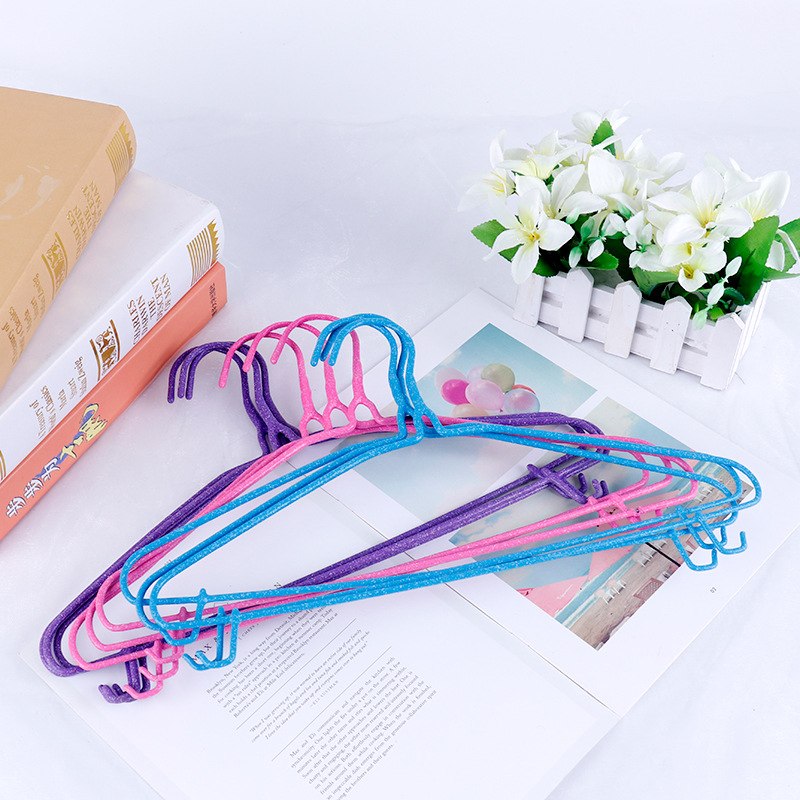 Wholesale Customized Iron Wire Plastic Dipping Non-Slip Clothes Hanger Gift Gift Clothes Hanger with Hook Clothes Support Clothes Hanger