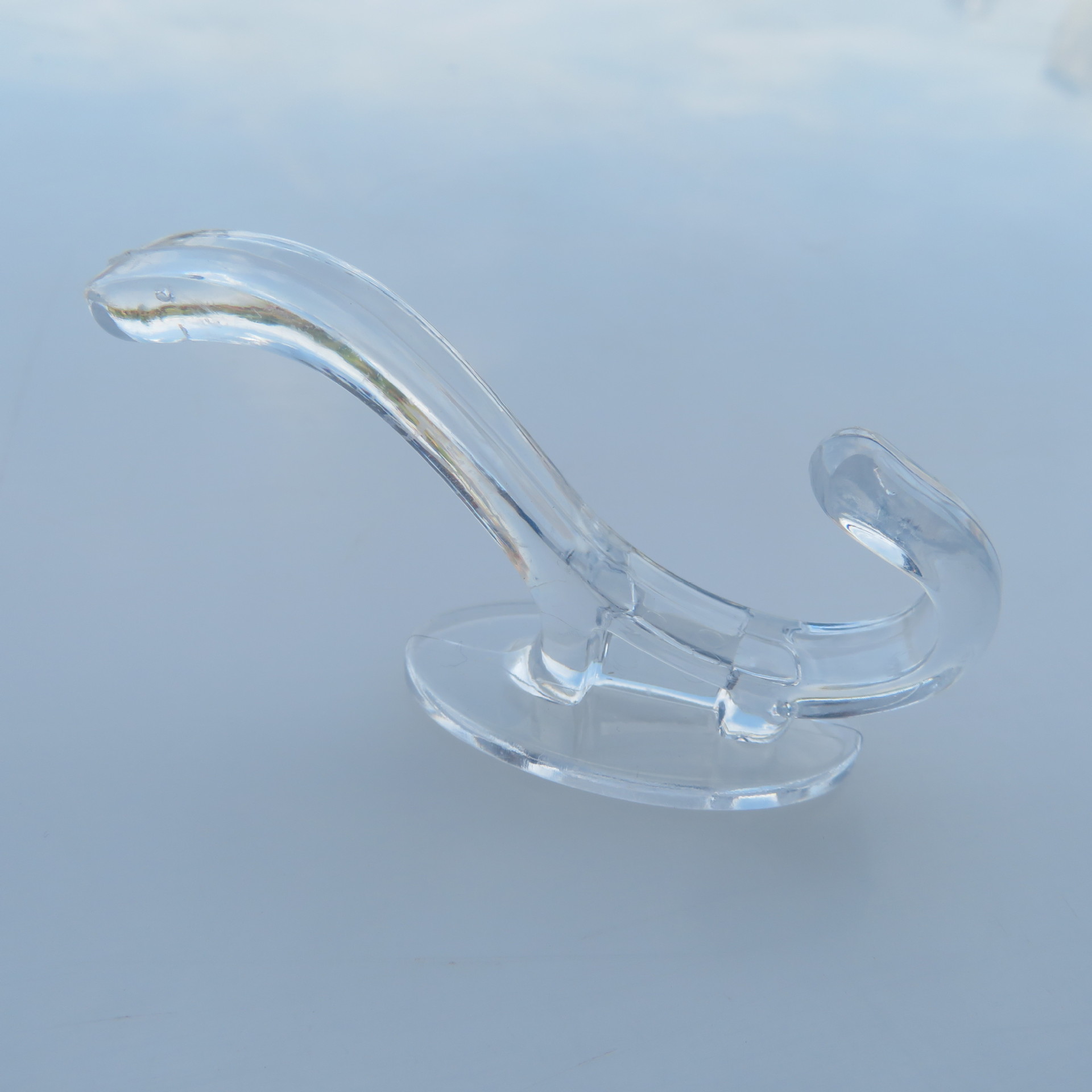 Transparent Seamless Hook Accessories Plum Blossom Apple Overall Hook U-Shaped Buckle Iron Wire Card Hook Plastic Factory Wholesale Transparent Seamless Hook Accessories Plum Blossom Apple Overall Hook U-Shaped Buckle Iron Wire Card Hook Plastic Factory Wholesale