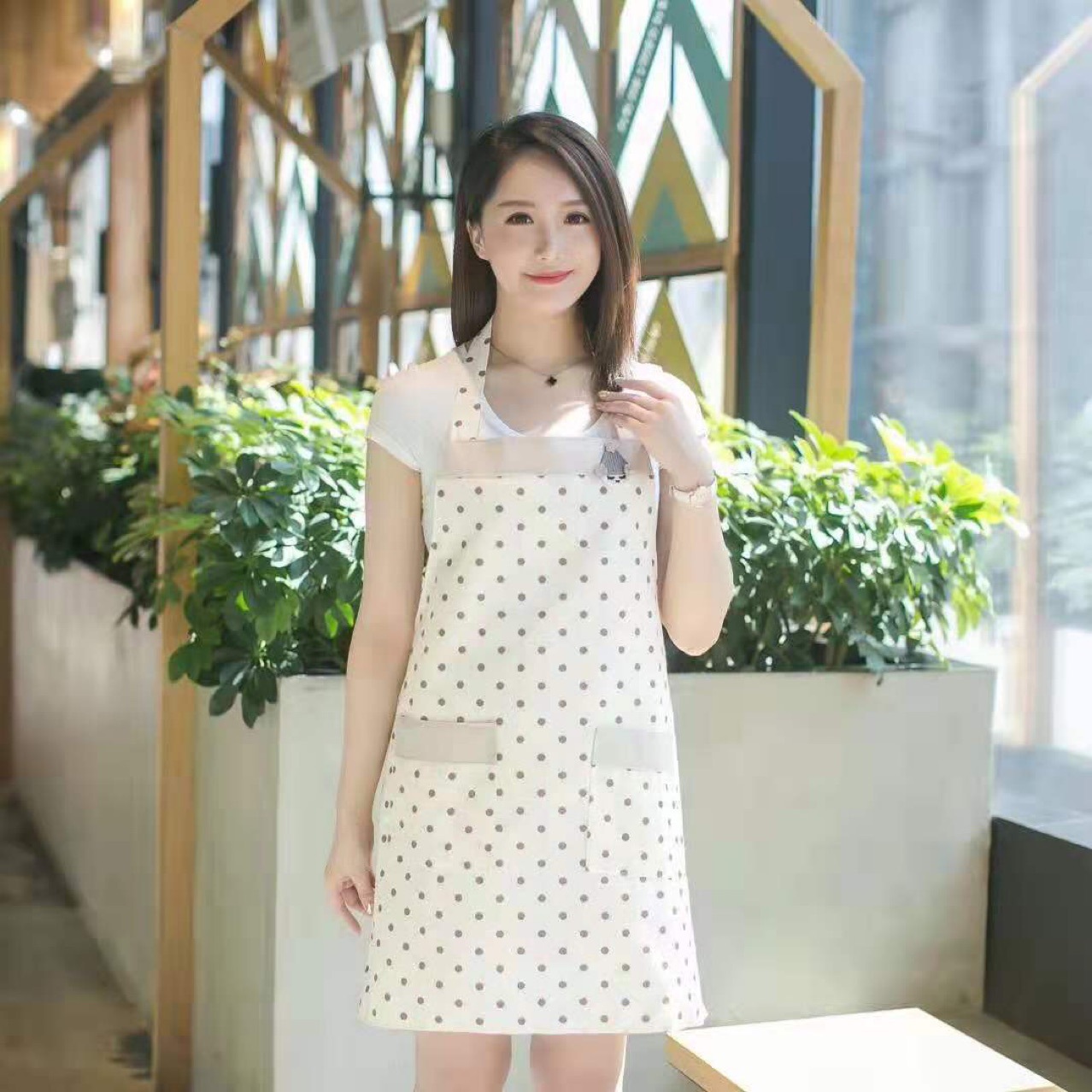 2020 fashion Korean plain but elegant stripe fashion double waterproof, anti - pollution anti - oil kitchen apron