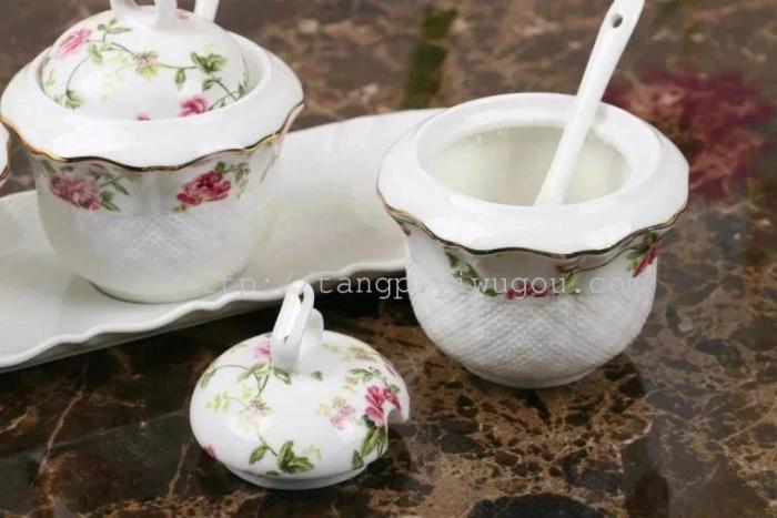 Jingdezhen ceramic seasoning pot seasoning bottle oil pot soy sauce pot salt pot sugar pot kitchen supplies Jingdezhen ceramic seasoning pot seasoning bottle oil pot soy sauce pot salt pot sugar pot kitchen supplies