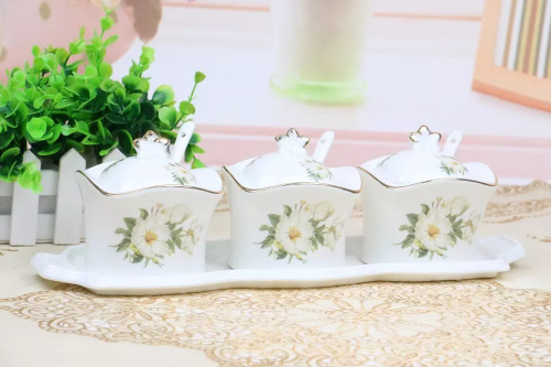 Jingdezhen ceramic seasoning pot seasoning bottle catering restaurant kitchen supplies set of three Jingdezhen ceramic seasoning pot seasoning bottle catering restaurant kitchen supplies set of three