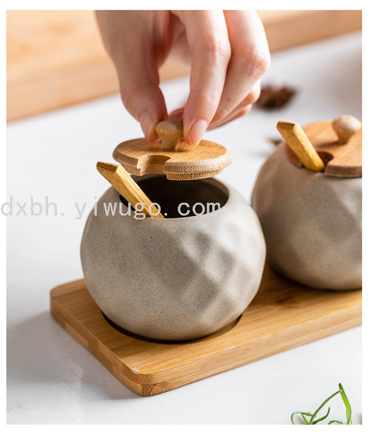 Japanese Bamboo Wood Pottery Clay Seasoning Jar Seasoning Box Creative Ceramic Seasoning Jar Seasoning Bottle Salt Jar