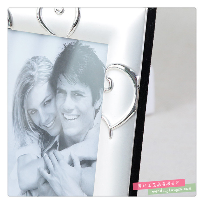 Silver metal frame of modern home decoration luxury fashion simple table photo frame