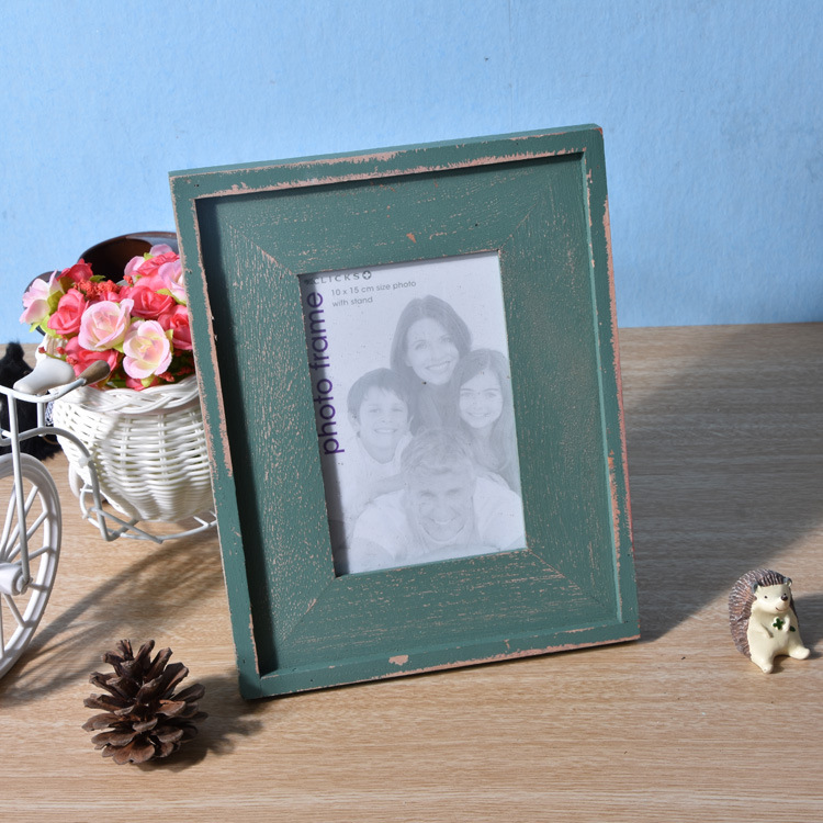 Factory Direct Sales European Retro Distressed Photo Frame Creative 6-Inch 7-Inch Solid Wood Photo Frame Studio Decoration Props Wholesale