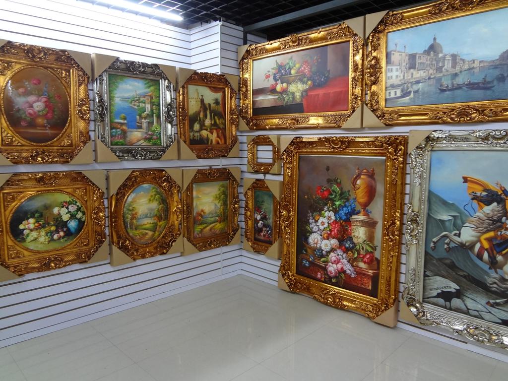 Yiwu Factory Direct Sales Resin Photo Frame Wholesale | European Style Hotel Mural | KTV Engineering Oil Painting | Yi Yi Yi Handcrafted Painting