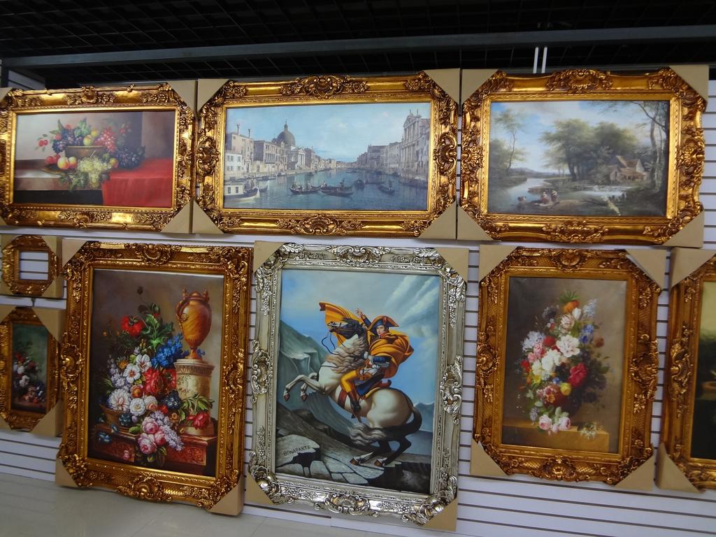 Yiwu Factory Direct Sales Resin Photo Frame Wholesale | European Style Hotel Mural | KTV Engineering Oil Painting | Yi Yi Yi Handcrafted Painting