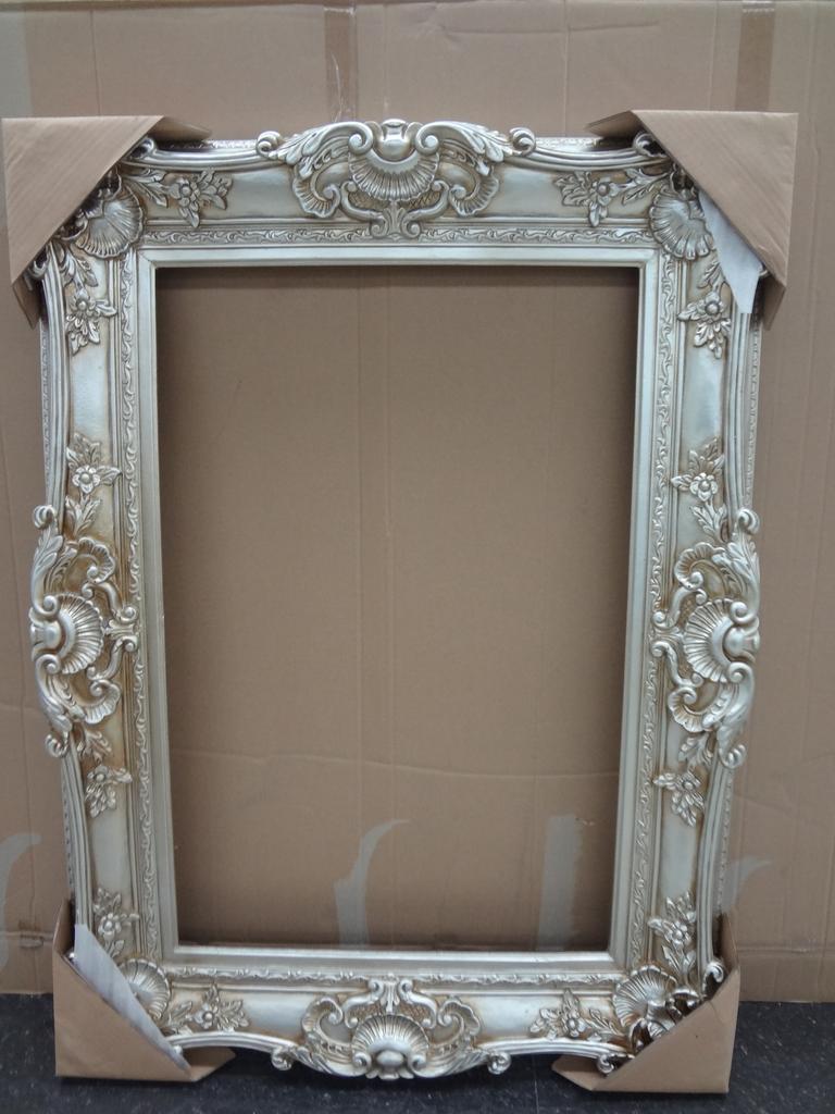 European-Style Resin Handmade Foil Picture Frame Photo Frame Factory a Large Number of European-Style Oil Painting Frames